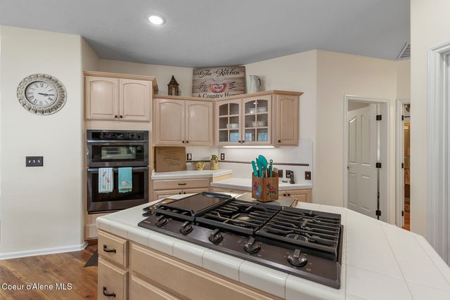 3207 E St James Ave, Hayden, ID 83835