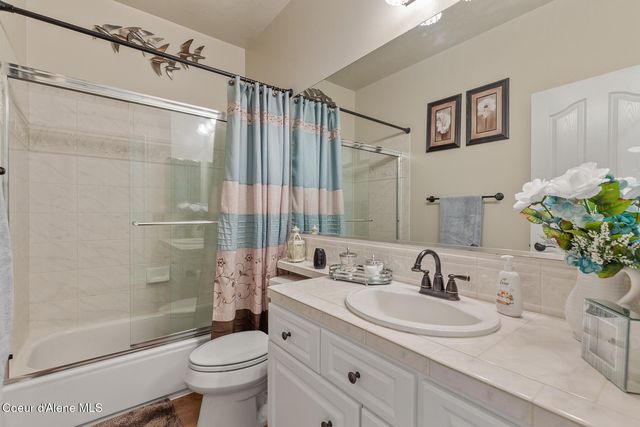 3207 E St James Ave, Hayden, ID 83835