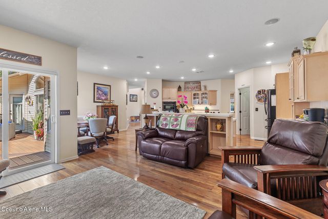 3207 E St James Ave, Hayden, ID 83835