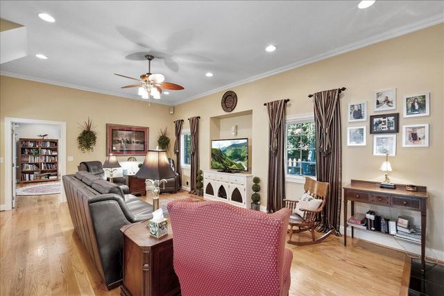 112 Bogie Lee Avenue, Frankfort, KY 40601