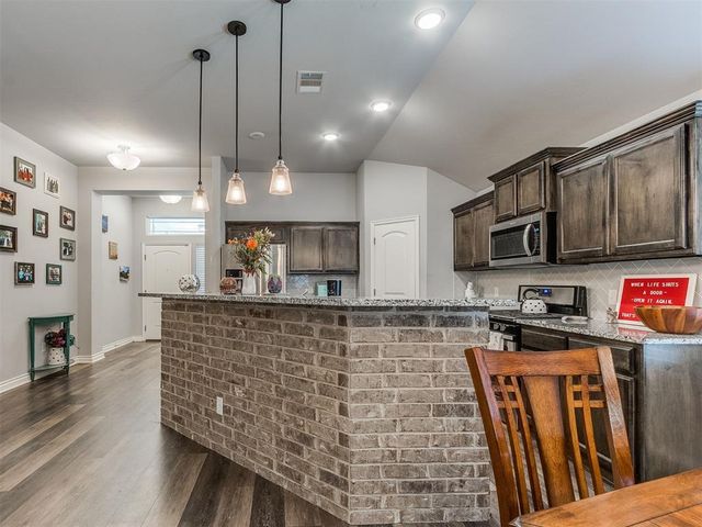 400 Parsons Drive, Yukon, OK 73099