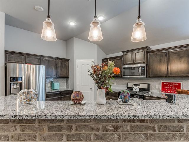 400 Parsons Drive, Yukon, OK 73099