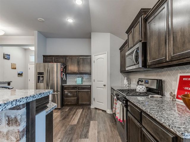 400 Parsons Drive, Yukon, OK 73099