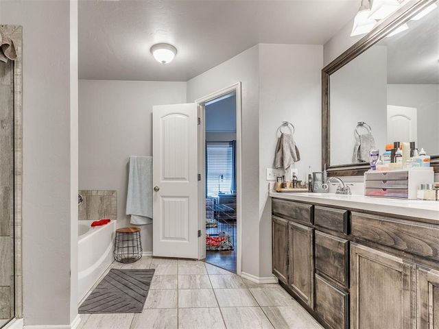 400 Parsons Drive, Yukon, OK 73099