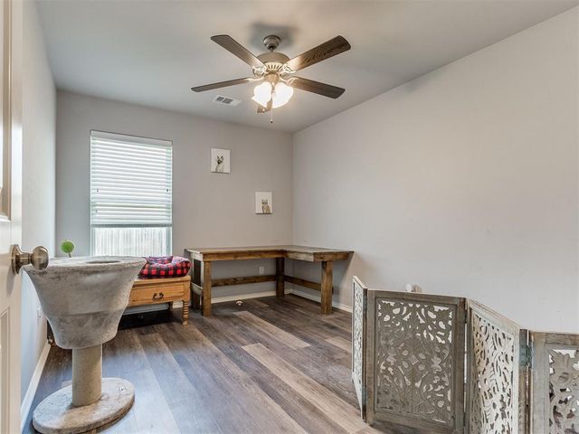 400 Parsons Drive, Yukon, OK 73099