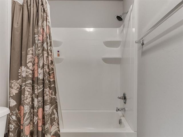 400 Parsons Drive, Yukon, OK 73099