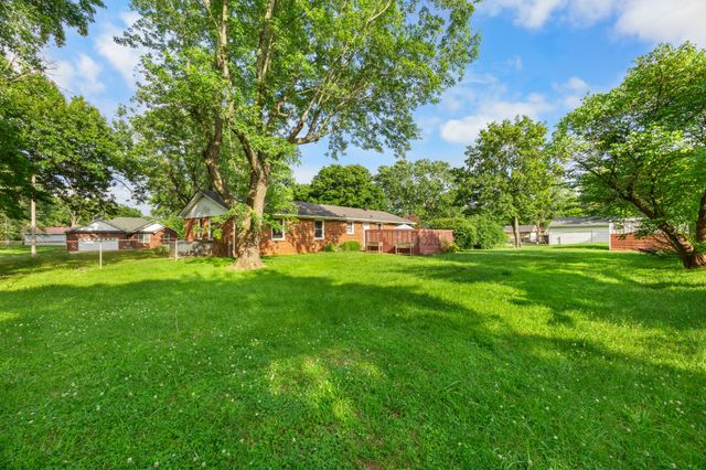 19 Garth Dr, Clarksville, TN 37040