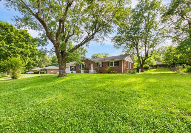 19 Garth Dr, Clarksville, TN 37040