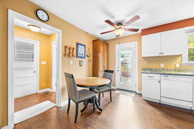 19 Garth Dr, Clarksville, TN 37040