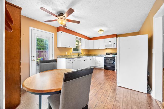 19 Garth Dr, Clarksville, TN 37040