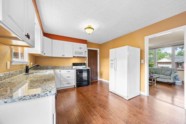 19 Garth Dr, Clarksville, TN 37040