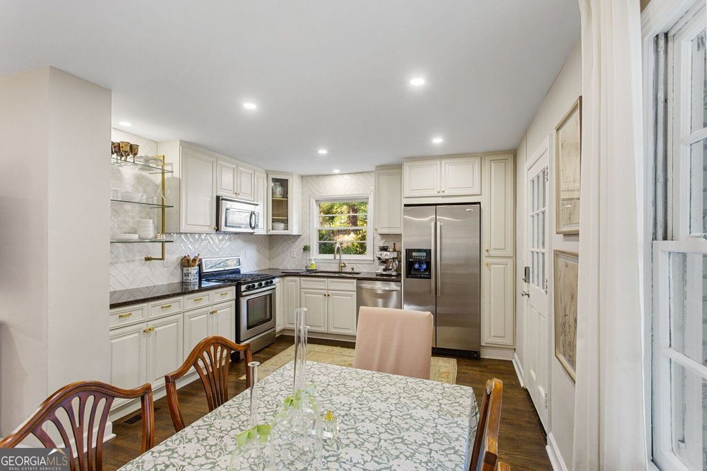 3672 Twin Oaks Drive SE, Smyrna, GA 30080 — photo 3