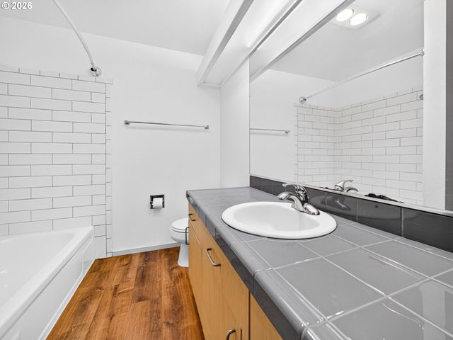 1535 Sw CLAY St 103, Portland, OR 97201