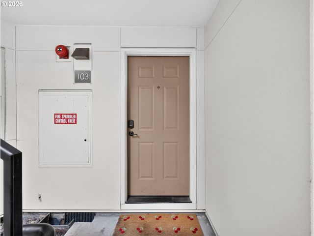 1535 Sw CLAY St 103, Portland, OR 97201