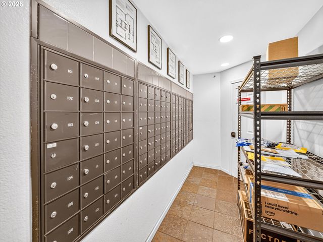 1535 Sw CLAY St 103, Portland, OR 97201
