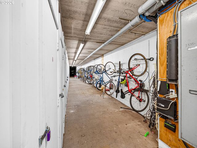 1535 Sw CLAY St 103, Portland, OR 97201