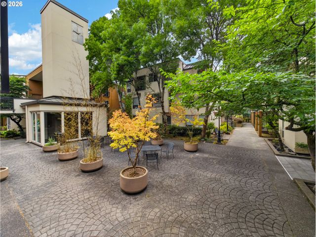 1535 Sw CLAY St 103, Portland, OR 97201