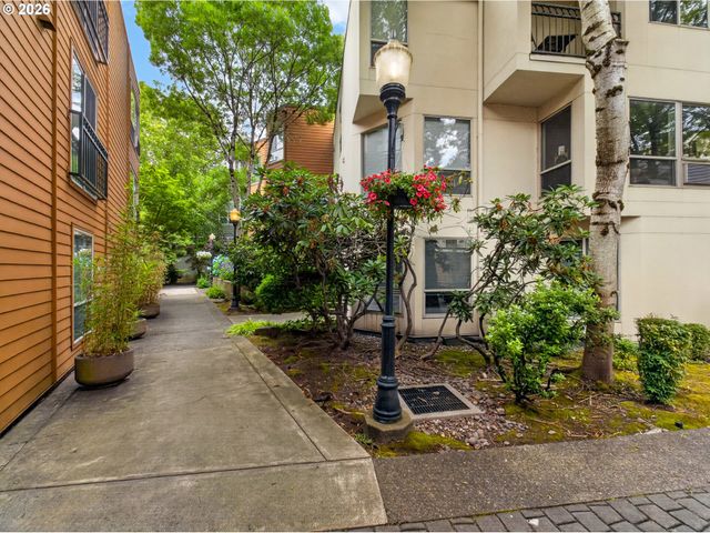1535 Sw CLAY St 103, Portland, OR 97201