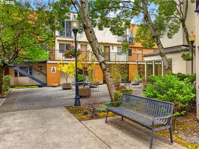 1535 Sw CLAY St 103, Portland, OR 97201