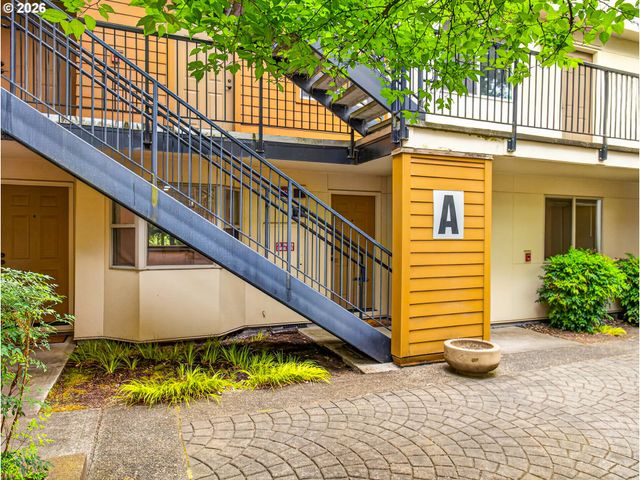 1535 Sw CLAY St 103, Portland, OR 97201