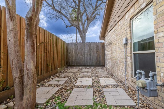 14131 Hillvale Drive, Houston, TX 77077