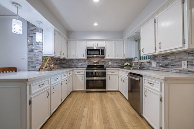 14131 Hillvale Drive, Houston, TX 77077