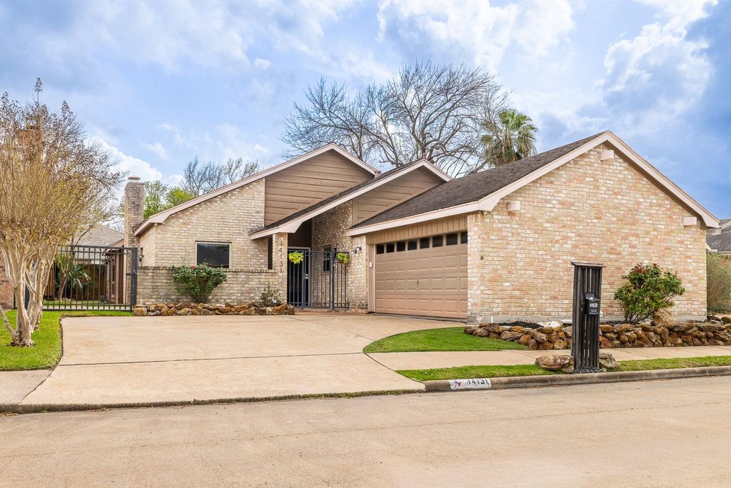 14131 Hillvale Drive, Houston, TX 77077