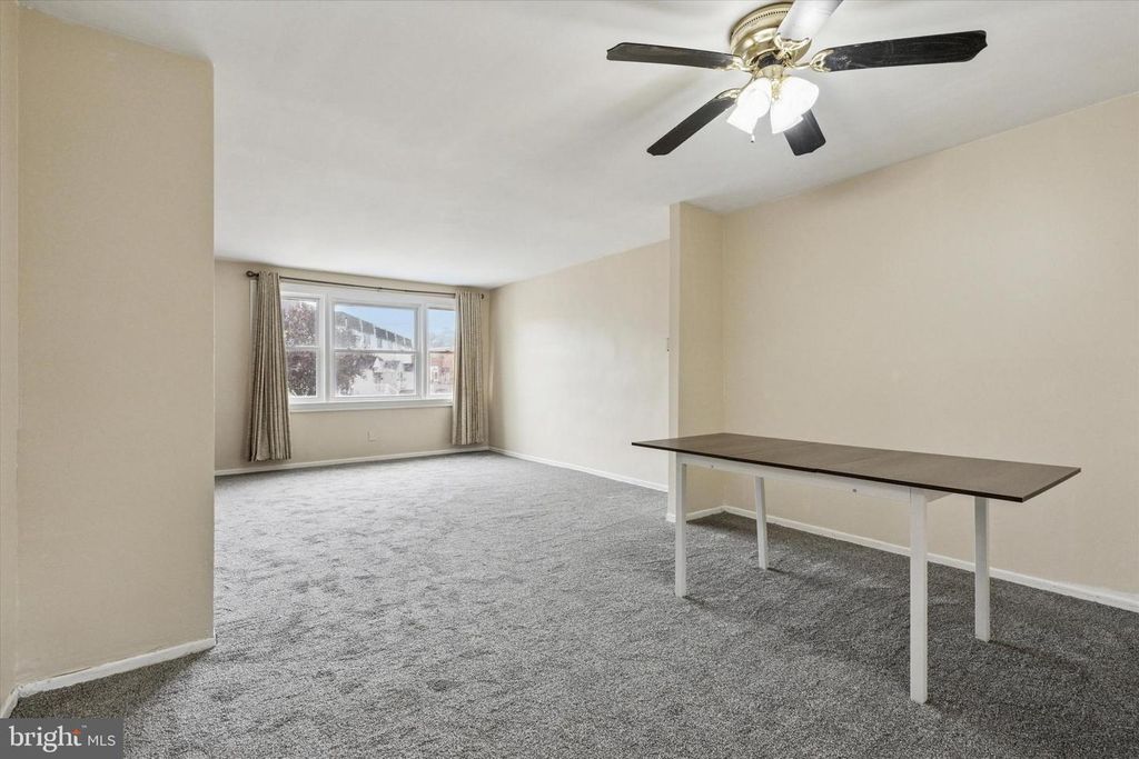 3627 N HEREFORD LN, Philadelphia, PA 19114