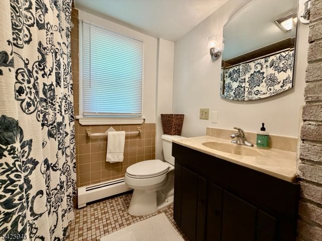 153 Parker Rd, Washington Twp., NJ 07853
