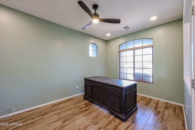 8751 W NICOLET Avenue, Glendale, AZ 85305