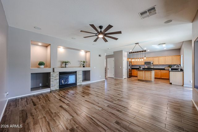 8751 W NICOLET Avenue, Glendale, AZ 85305