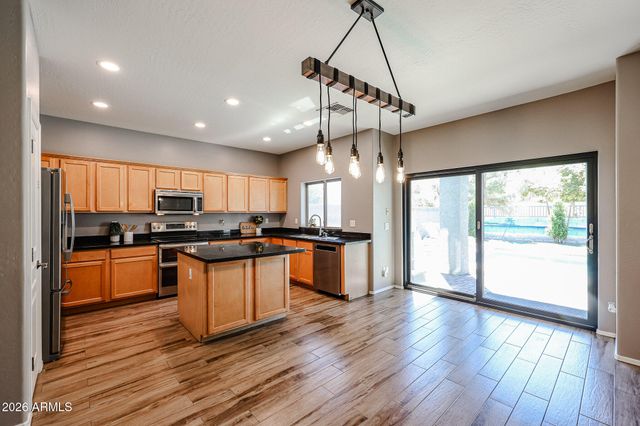 8751 W NICOLET Avenue, Glendale, AZ 85305