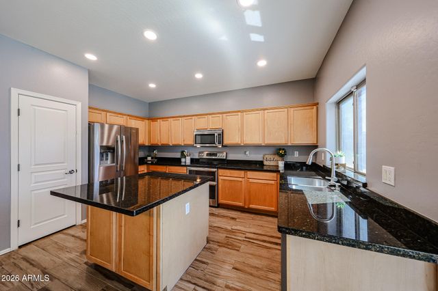 8751 W NICOLET Avenue, Glendale, AZ 85305