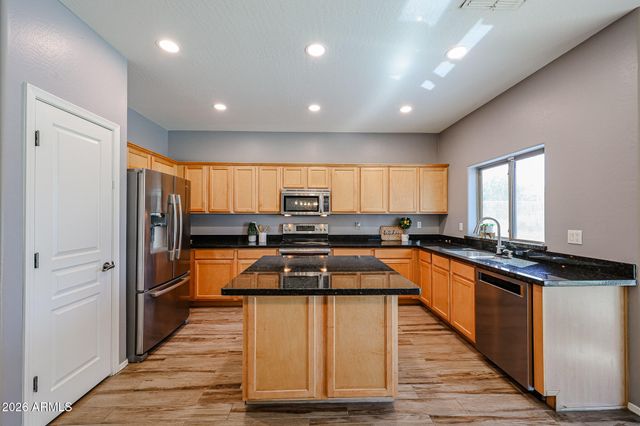 8751 W NICOLET Avenue, Glendale, AZ 85305