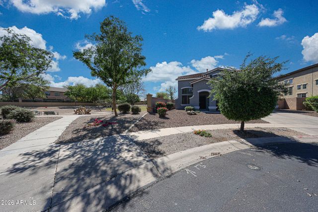 8751 W NICOLET Avenue, Glendale, AZ 85305