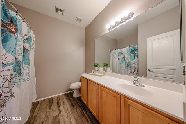 8751 W NICOLET Avenue, Glendale, AZ 85305