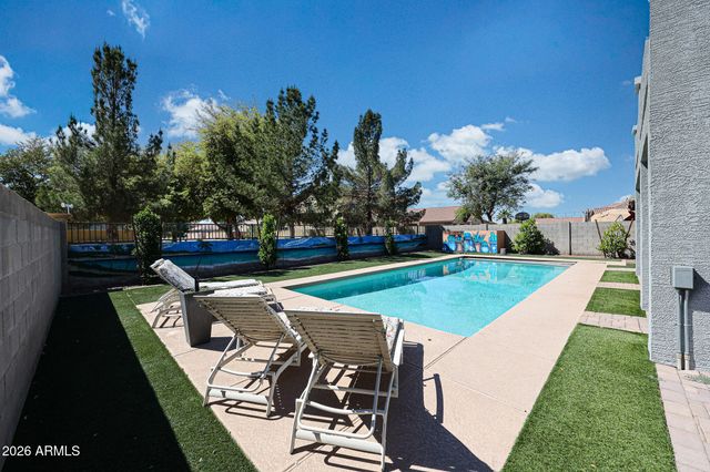 8751 W NICOLET Avenue, Glendale, AZ 85305