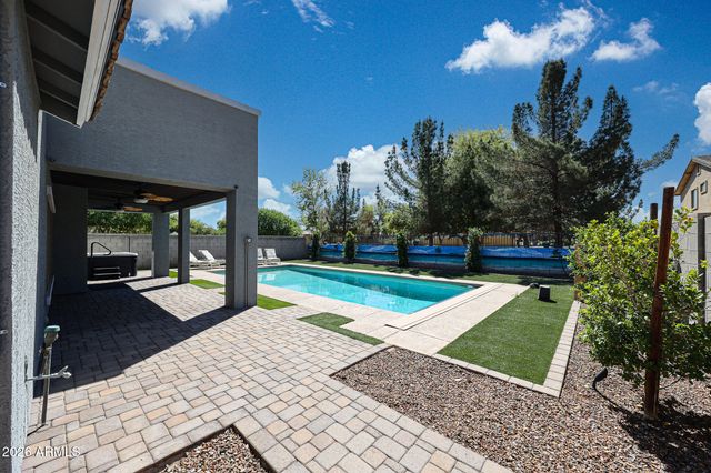 8751 W NICOLET Avenue, Glendale, AZ 85305