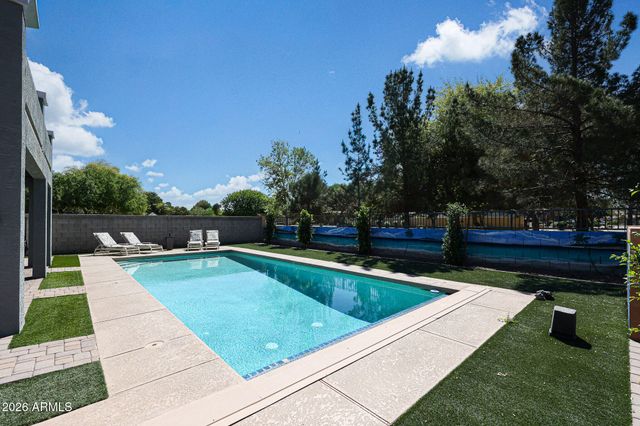 8751 W NICOLET Avenue, Glendale, AZ 85305