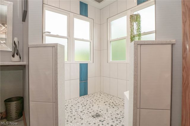 4456 Maplegrove Avenue, Louisville, OH 44641
