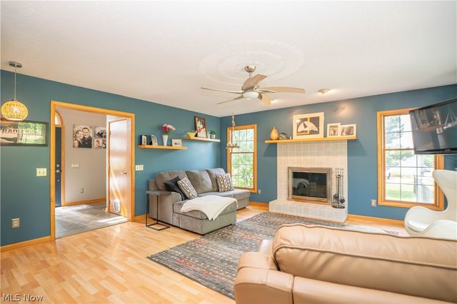 4456 Maplegrove Avenue, Louisville, OH 44641