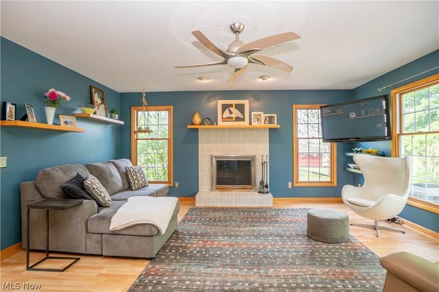 4456 Maplegrove Avenue, Louisville, OH 44641
