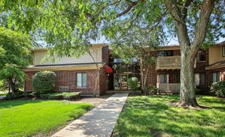 33720 N Royal Oak Lane 206, Grayslake, IL 60030