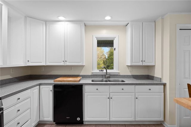 1744 State Route 5 And 20, Geneva Town, NY 14456