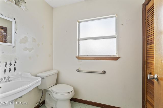 6350 HARLOW Boulevard, Jacksonville, FL 32210
