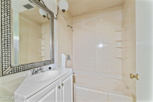 6350 HARLOW Boulevard, Jacksonville, FL 32210