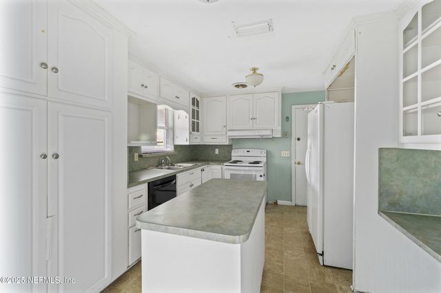 6350 HARLOW Boulevard, Jacksonville, FL 32210