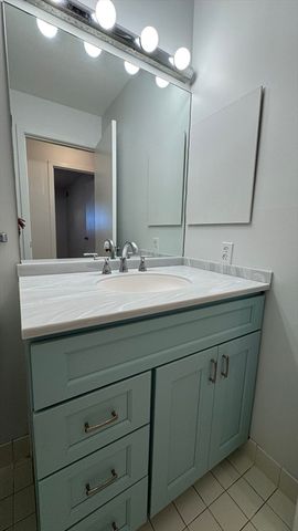 100 Rosemary Way 129, Needham, MA 02494