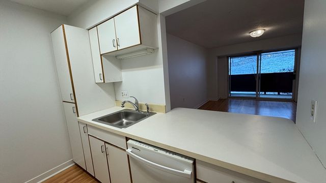 100 Rosemary Way 129, Needham, MA 02494