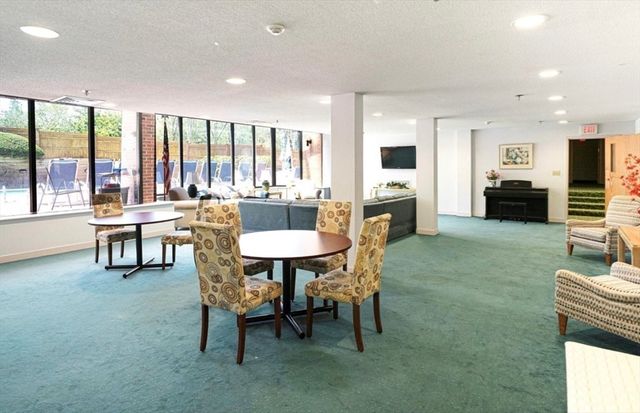 100 Rosemary Way 129, Needham, MA 02494